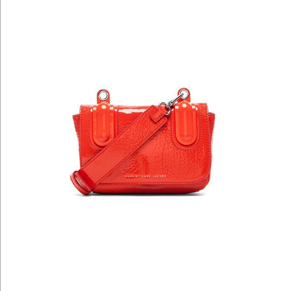 🧡MARC By Marc Jacobs Ball
And Chain Bond Bubble
Shoulder/Crossbody Orange